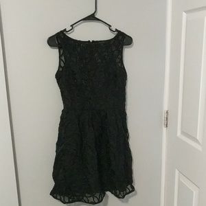 BB Dakota size 2 black daisy dress